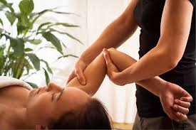 From Arrival to Unwind: Home-Visit Massage for Travelers